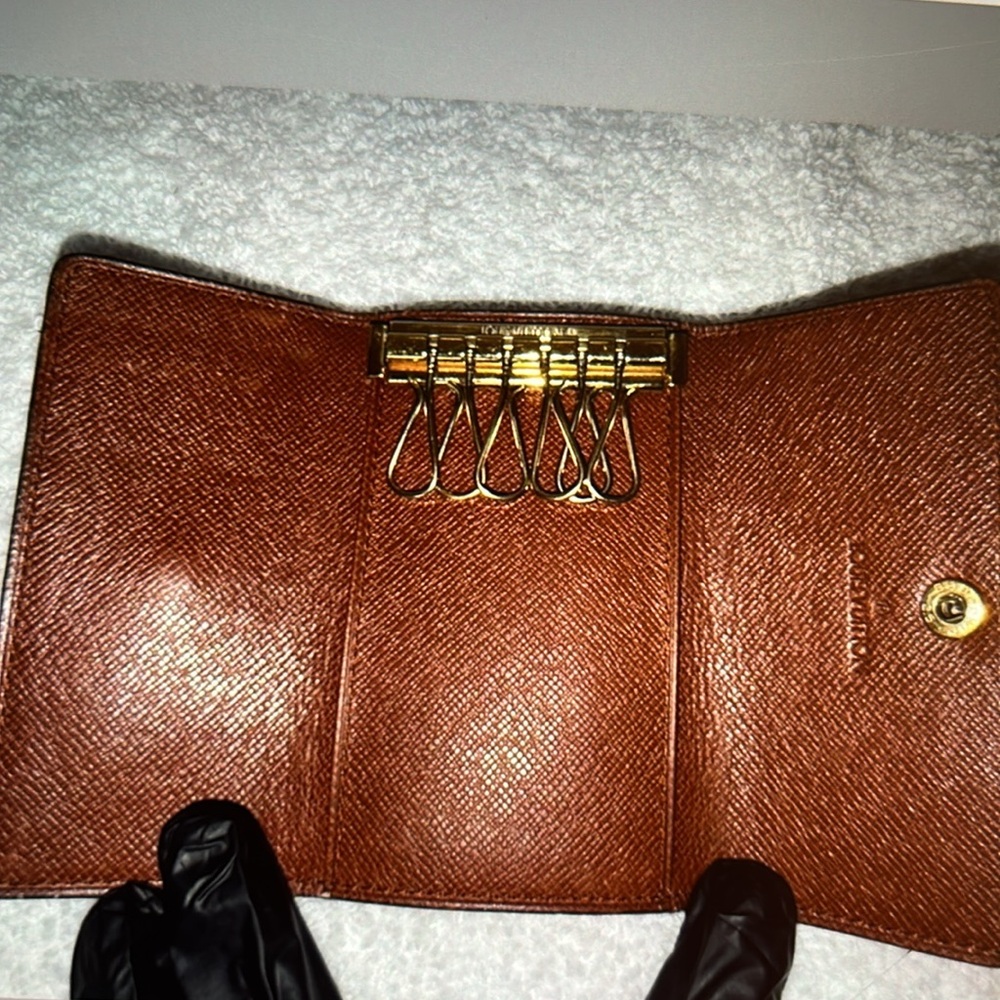 Louis Vuitton Brown and Gold Monogram Key holder/ Card case - Picture 4 of 9